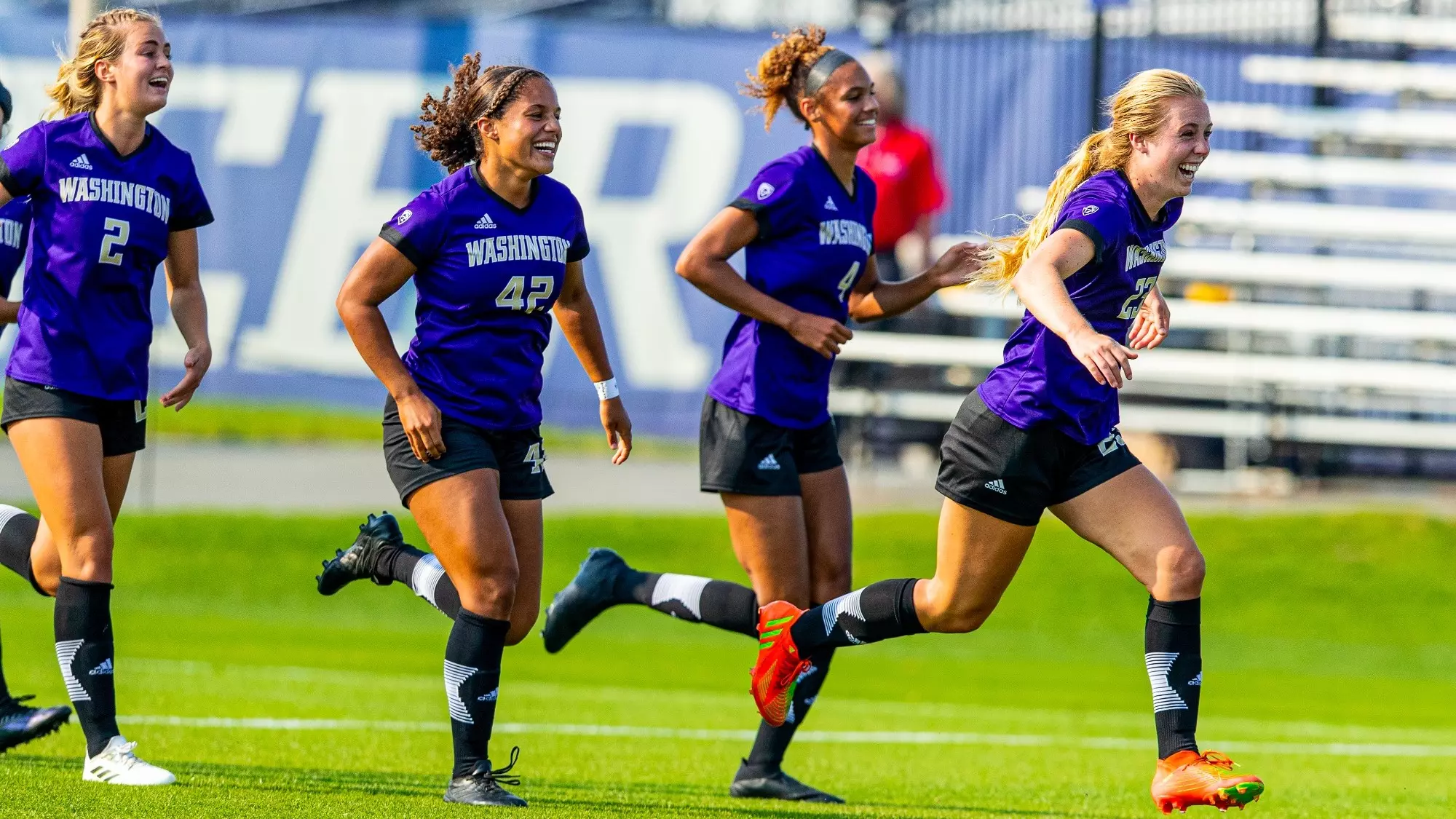 迷😵5000万引进的帕利尼亚在拜仁出场顺位垫底,买他是因为承诺.